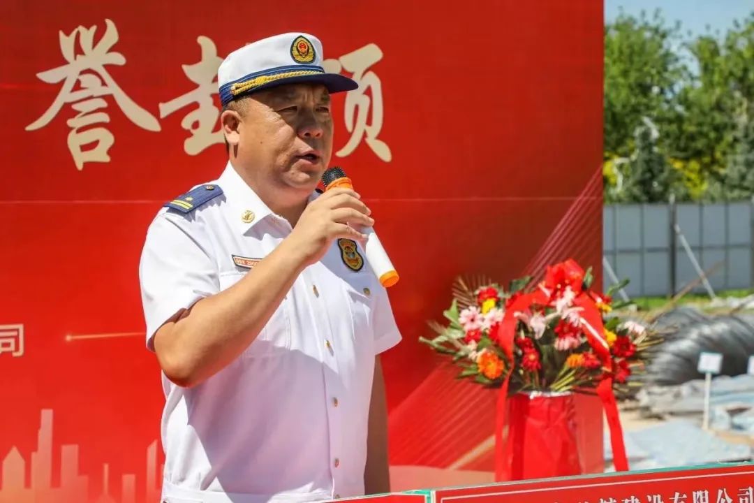 乌兰浩特市消防救援大队暨阿尔山街特勤站、备勤楼项目主体结构封顶(图2)